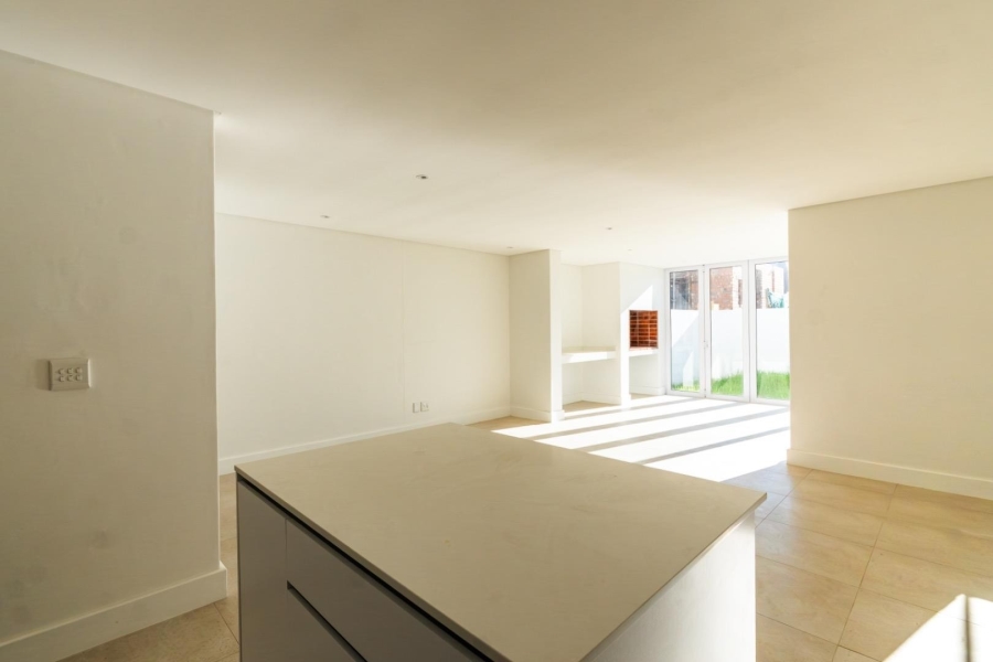 To Let 3 Bedroom Property for Rent in Voliere Estate Western Cape